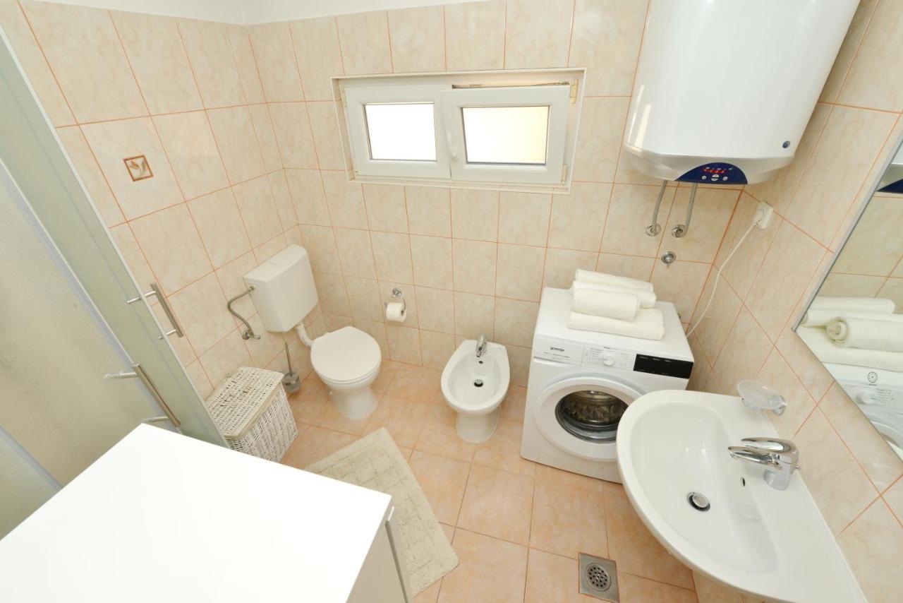 Lorena Apartment *