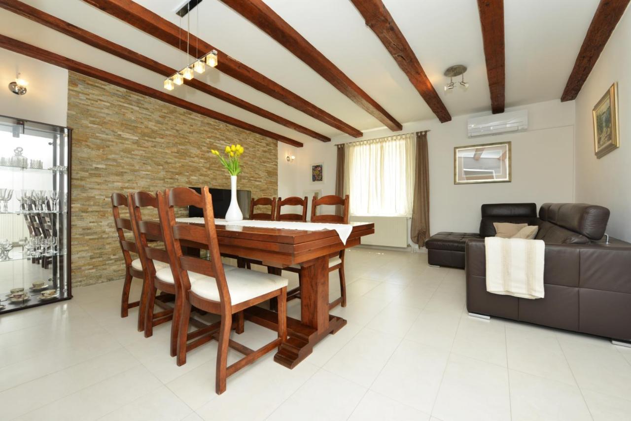 Lorena Apartment *