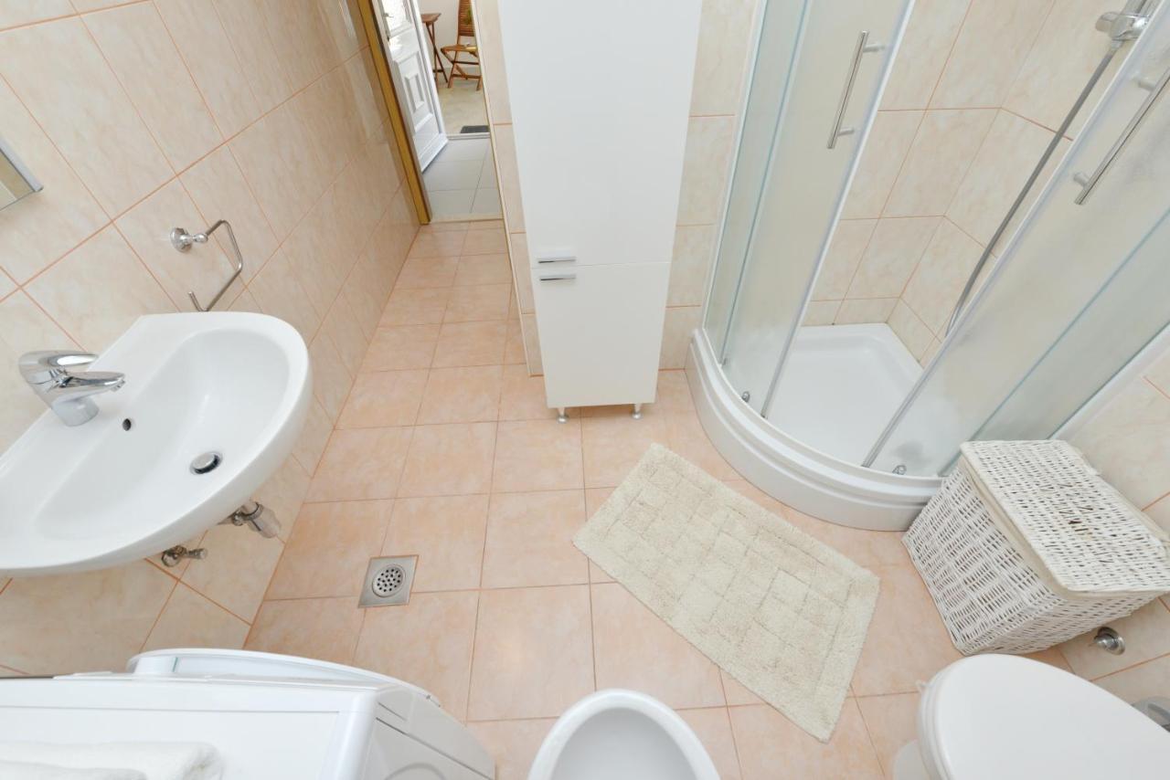 Lorena Apartment *